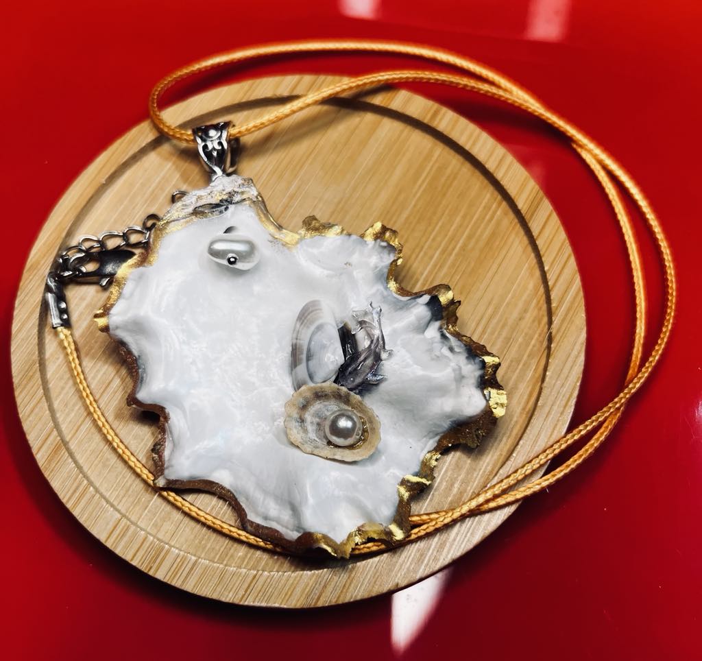 Neckles from natural seashells